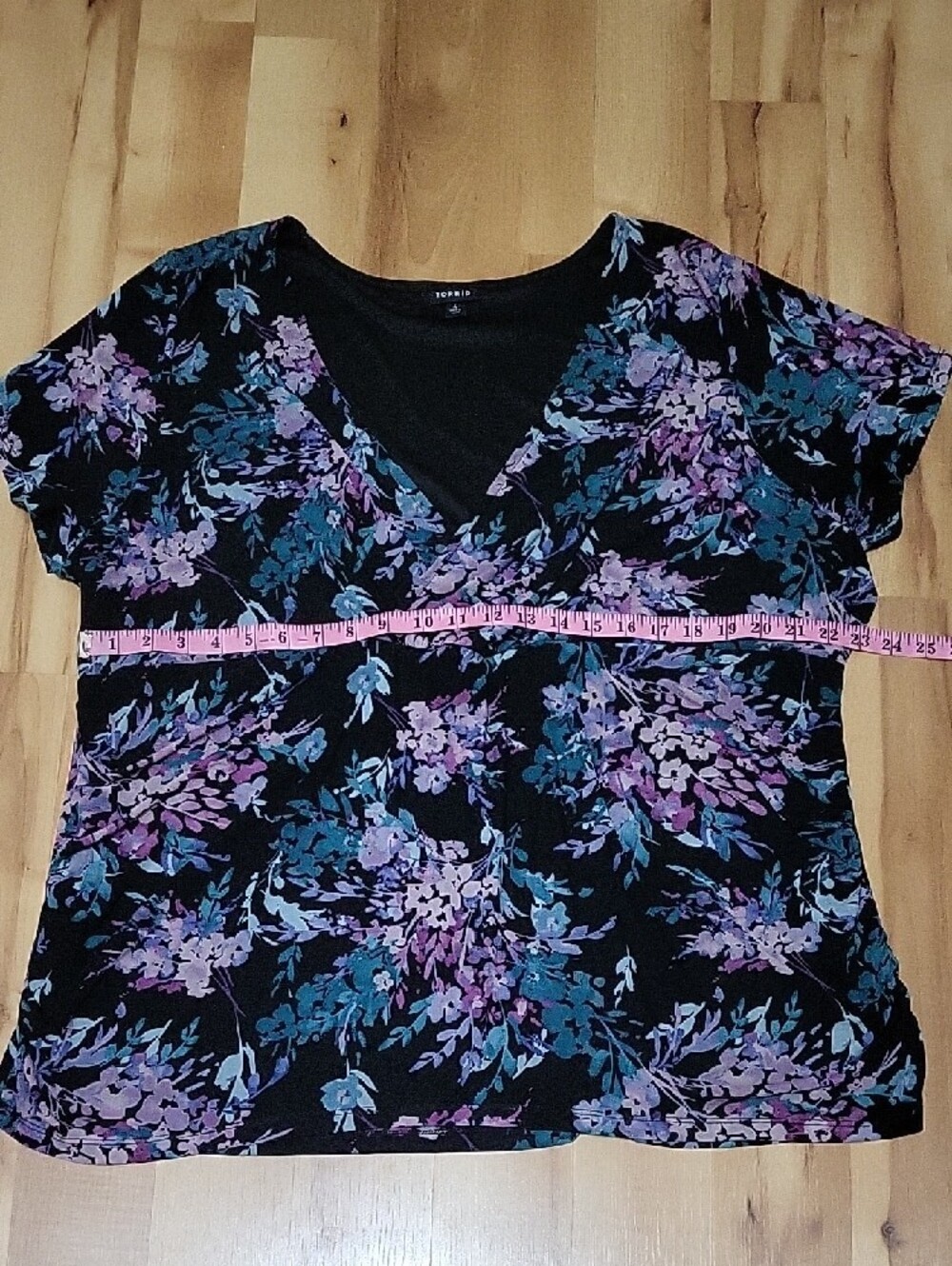 Torrid Black Floral Tunic Size 4 (4X) Teal Purple V-Neck Flutter Sleeve - Picture 12 of 13